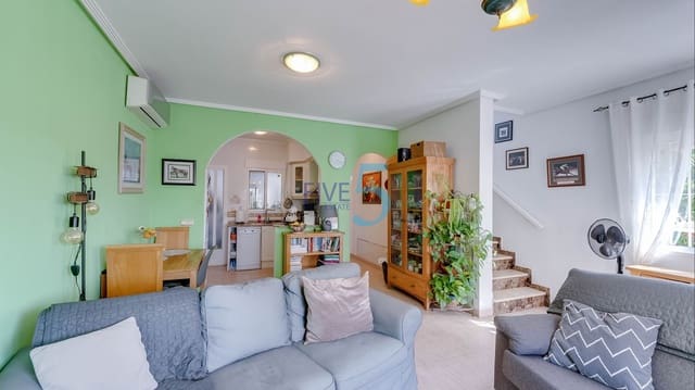 2 soverom Hus til salgs i Villamartin, Orihuela med svømmebasseng - € 195 000 (Ref: 10138874)