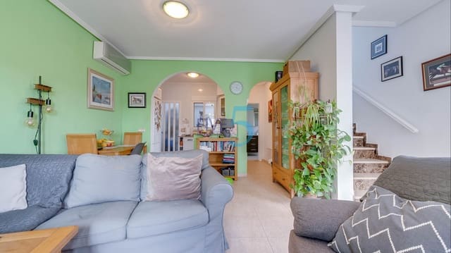 2 soverom Hus til salgs i Villamartin, Orihuela med svømmebasseng - € 195 000 (Ref: 10138874)
