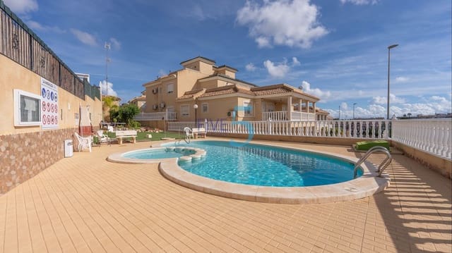 2 soverom Hus til salgs i Villamartin, Orihuela med svømmebasseng - € 195 000 (Ref: 10138874)