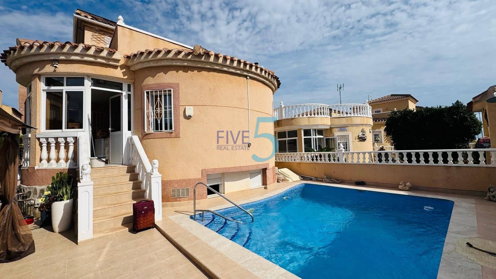 4 quarto Moradia para venda em Playa Flamenca com piscina garagem - 350 000 € (Ref: 10138973)