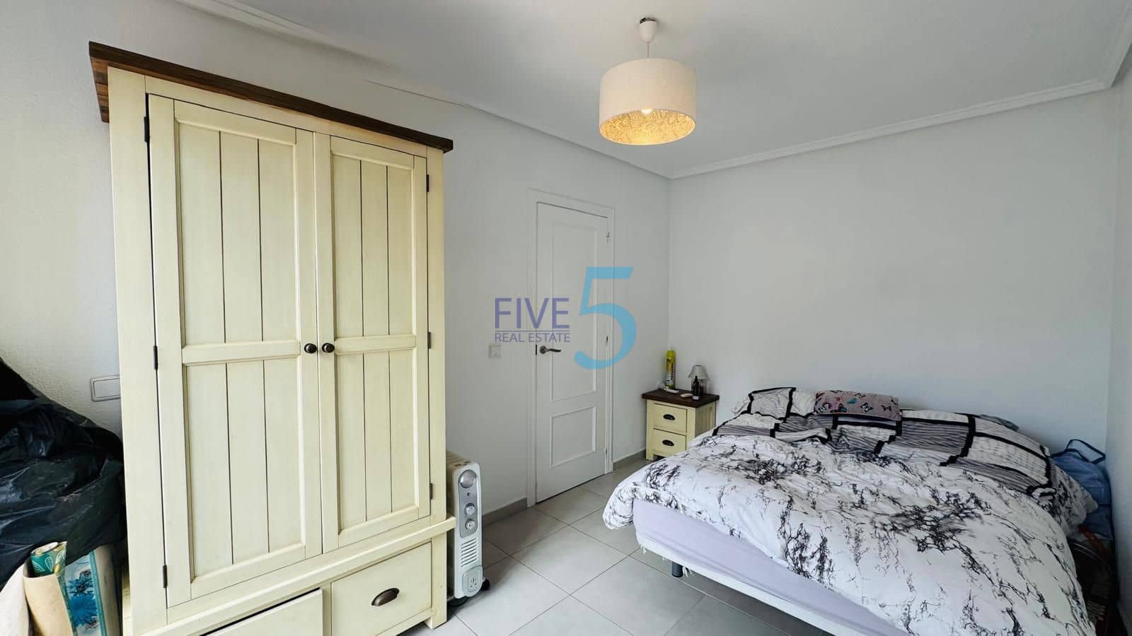 4 quarto Moradia para venda em Playa Flamenca com piscina garagem - 350 000 € (Ref: 10138973)