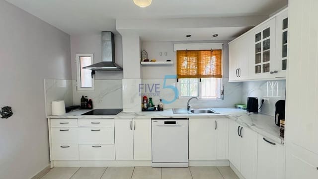 4 quarto Moradia para venda em Playa Flamenca, Orihuela com piscina garagem - 350 000 € (Ref: 10138973)
