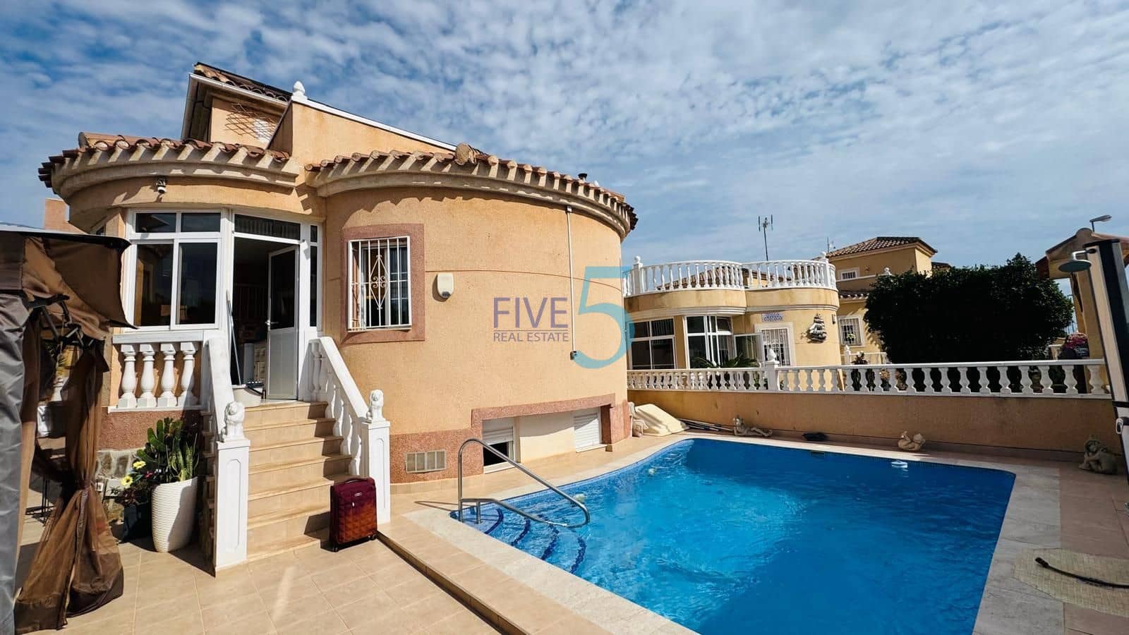 4 quarto Moradia para venda em Playa Flamenca com piscina garagem - 350 000 € (Ref: 10138973)