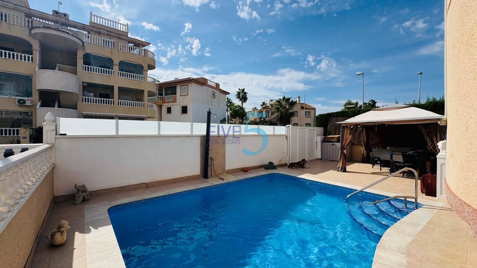 4 quarto Moradia para venda em Playa Flamenca com piscina garagem - 350 000 € (Ref: 10138973)