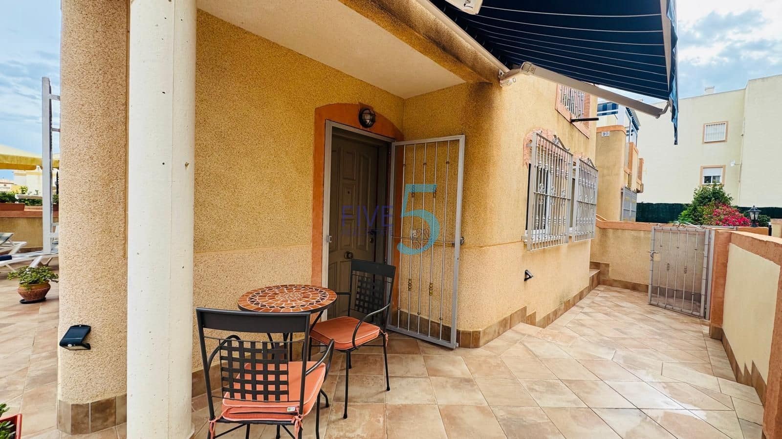 3 slaapkamer Appartement te koop in La Zenia met zwembad garage - € 220.000 (Ref: 10138974)