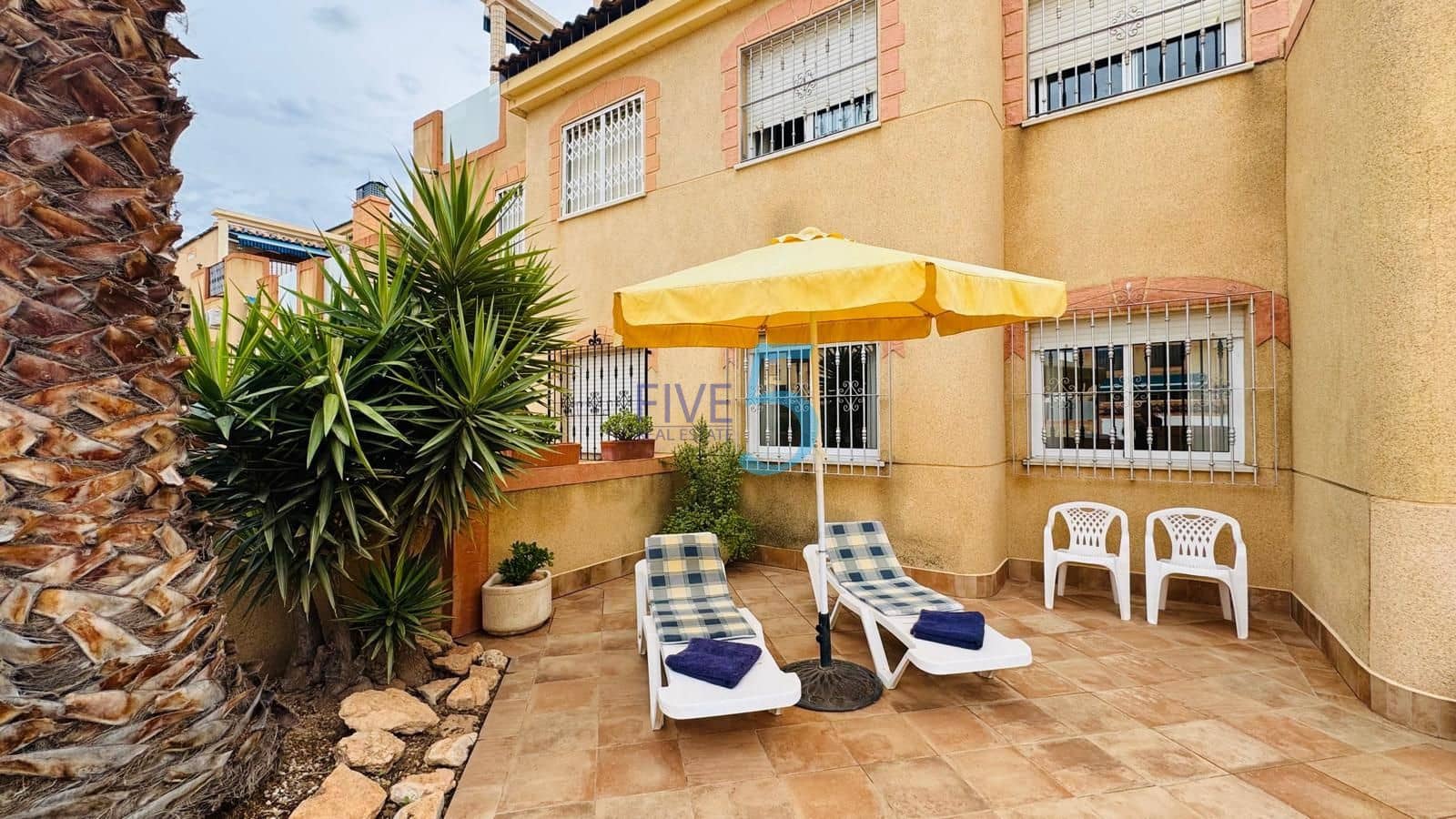 3 slaapkamer Appartement te koop in La Zenia met zwembad garage - € 220.000 (Ref: 10138974)