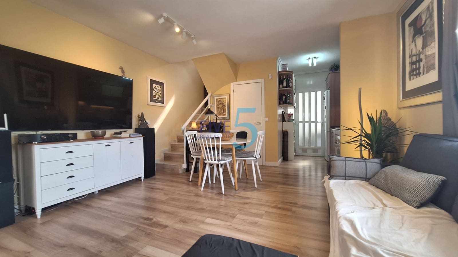 1 soveværelse Semi-Rækkehus til salg i Alicante by med swimmingpool garage - € 219.000 (Ref: 10140113)