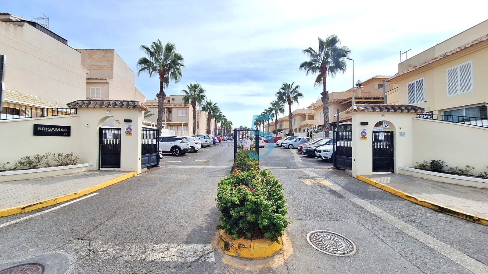 1 soveværelse Semi-Rækkehus til salg i Alicante by med swimmingpool garage - € 219.000 (Ref: 10140113)