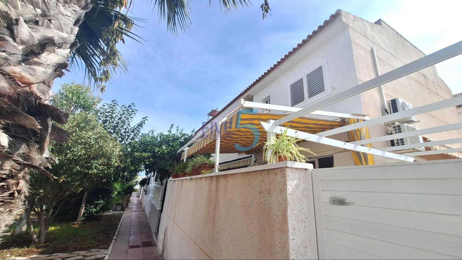1 soveværelse Semi-Rækkehus til salg i Alicante by med swimmingpool garage - € 219.000 (Ref: 10140113)