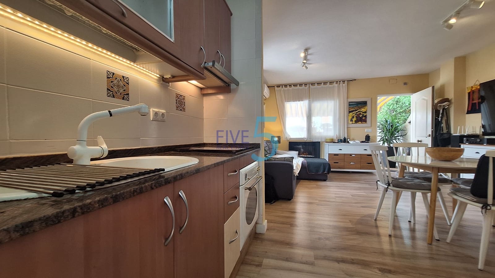 1 soveværelse Semi-Rækkehus til salg i Alicante by med swimmingpool garage - € 219.000 (Ref: 10140113)