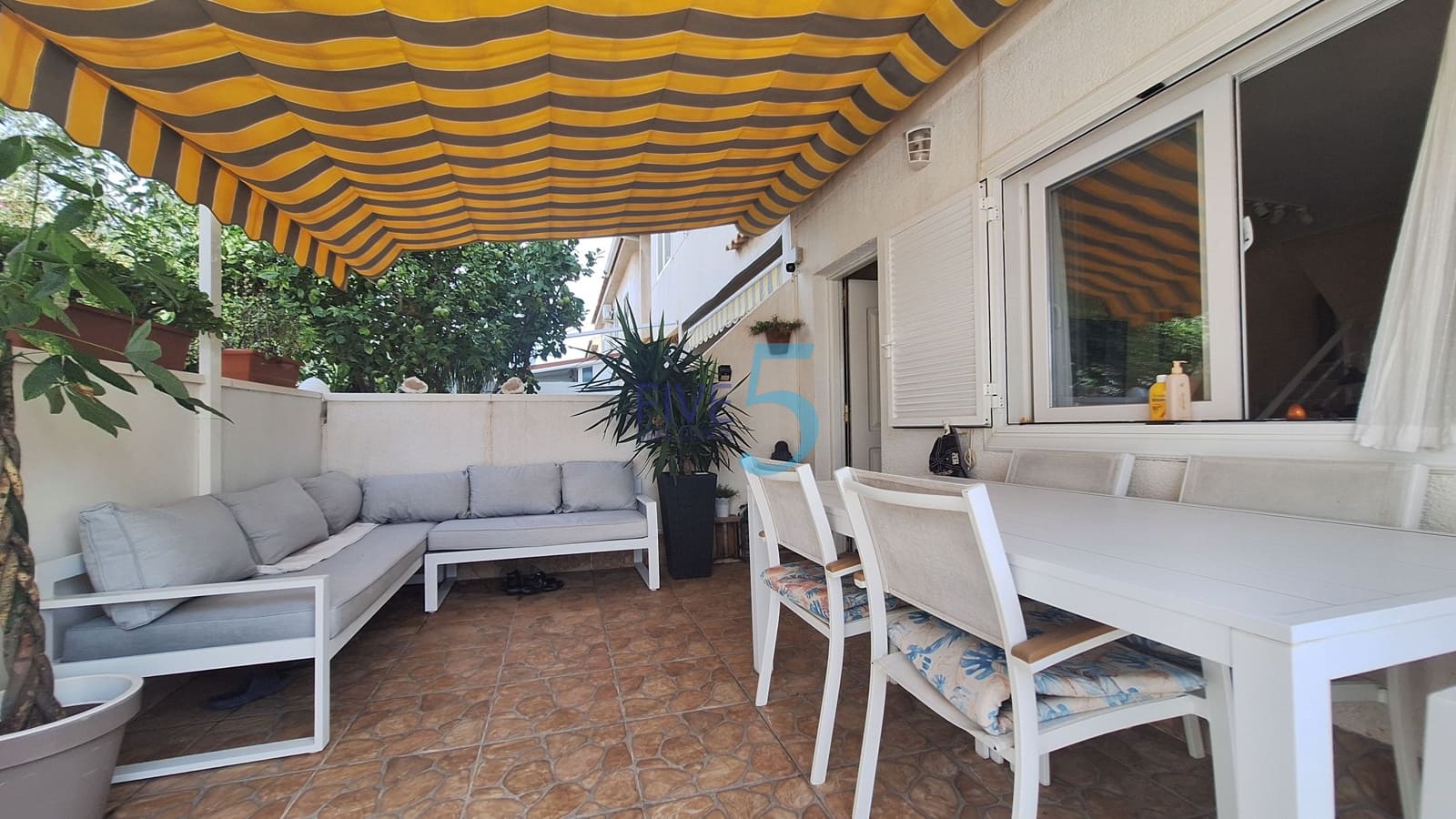1 soveværelse Semi-Rækkehus til salg i Alicante by med swimmingpool garage - € 219.000 (Ref: 10140113)