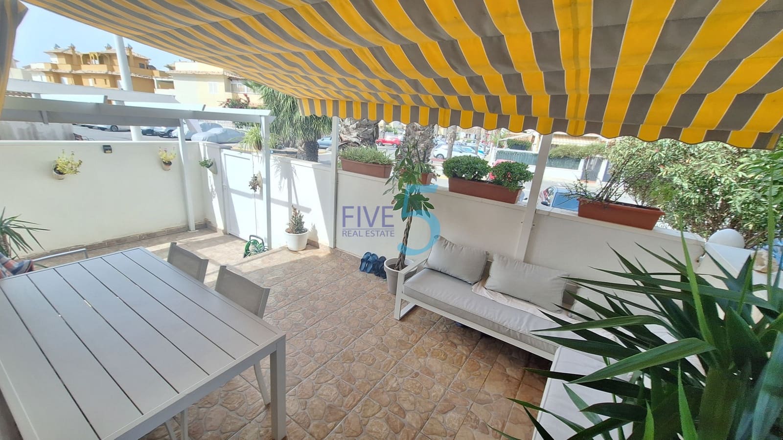 1 soveværelse Semi-Rækkehus til salg i Alicante by med swimmingpool garage - € 219.000 (Ref: 10140113)