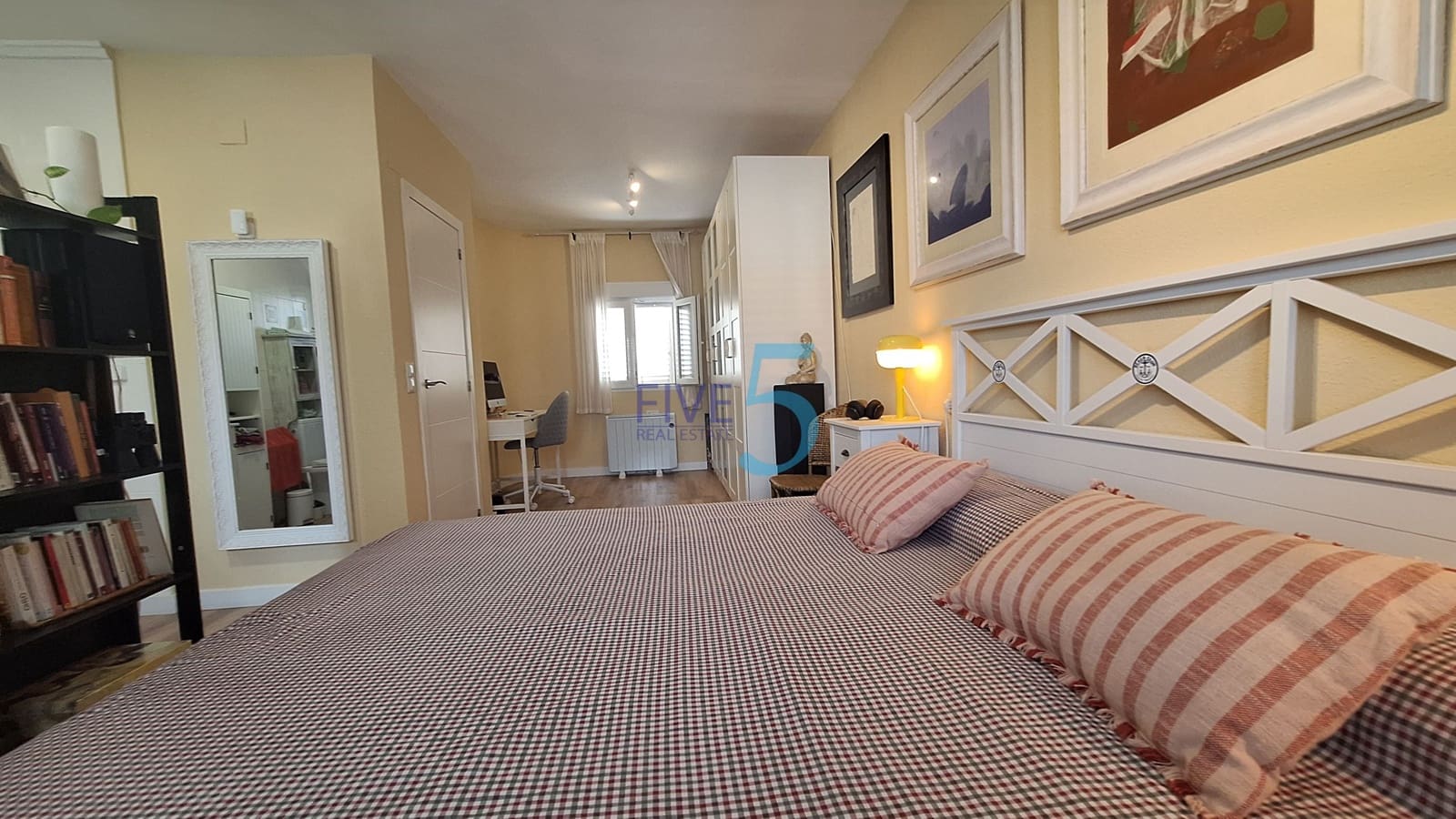 1 soveværelse Semi-Rækkehus til salg i Alicante by med swimmingpool garage - € 219.000 (Ref: 10140113)