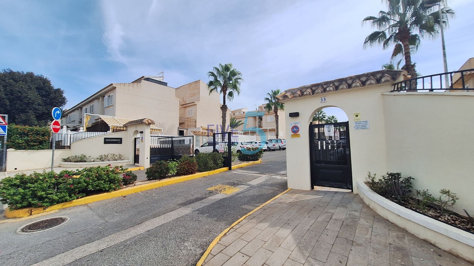 1 soveværelse Semi-Rækkehus til salg i Alicante by med swimmingpool garage - € 219.000 (Ref: 10140113)