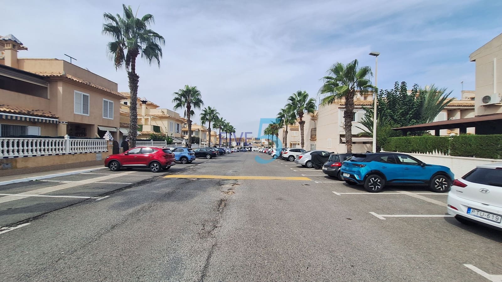 1 soveværelse Semi-Rækkehus til salg i Alicante by med swimmingpool garage - € 219.000 (Ref: 10140113)