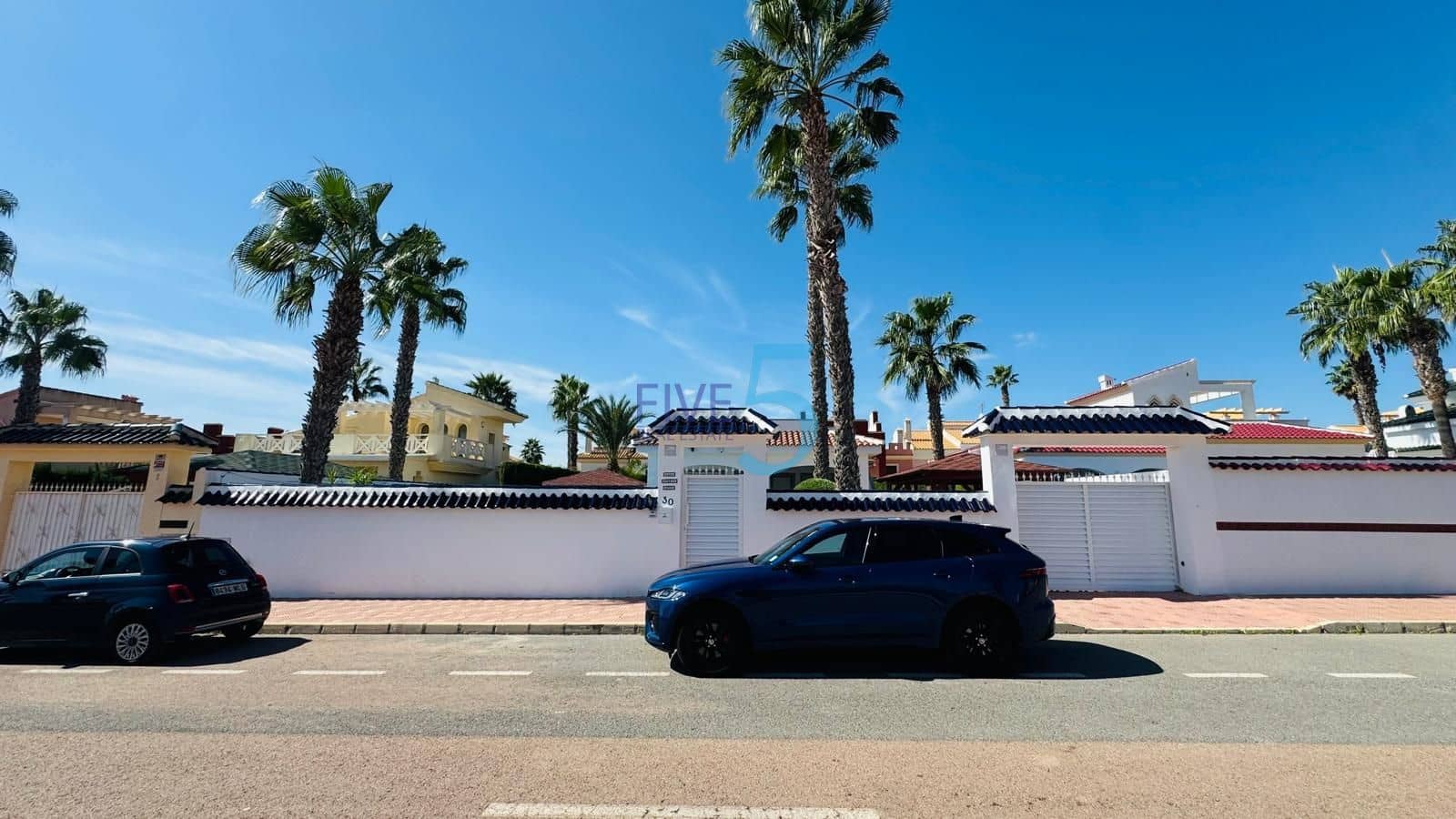 3 slaapkamer Villa te koop in Ciudad Quesada met zwembad garage - € 599.000 (Ref: 10141563)