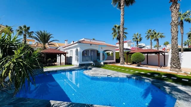 3 slaapkamer Villa te koop in Ciudad Quesada, Rojales met zwembad garage - € 599.000 (Ref: 10141563)