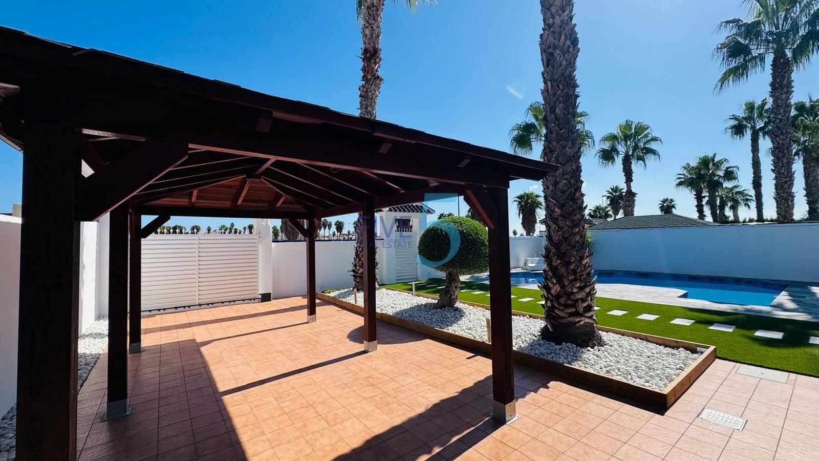 3 slaapkamer Villa te koop in Ciudad Quesada met zwembad garage - € 599.000 (Ref: 10141563)
