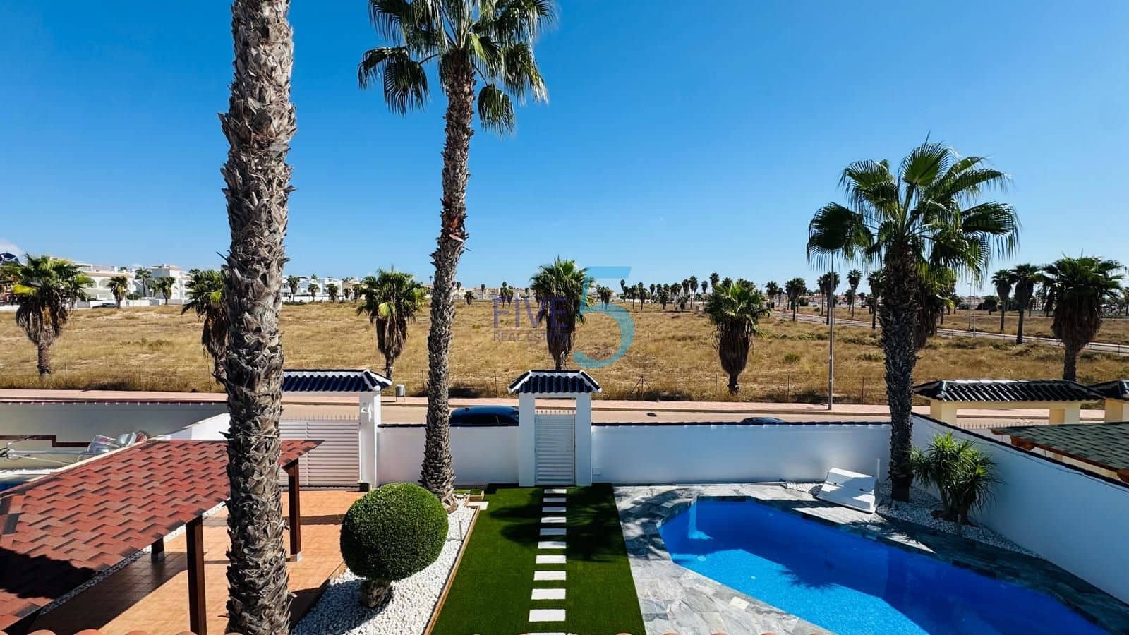 3 slaapkamer Villa te koop in Ciudad Quesada met zwembad garage - € 599.000 (Ref: 10141563)