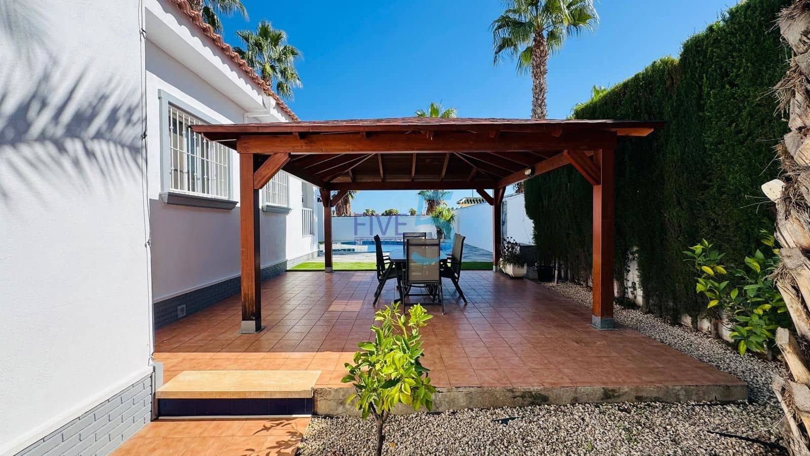 3 slaapkamer Villa te koop in Ciudad Quesada met zwembad garage - € 599.000 (Ref: 10141563)