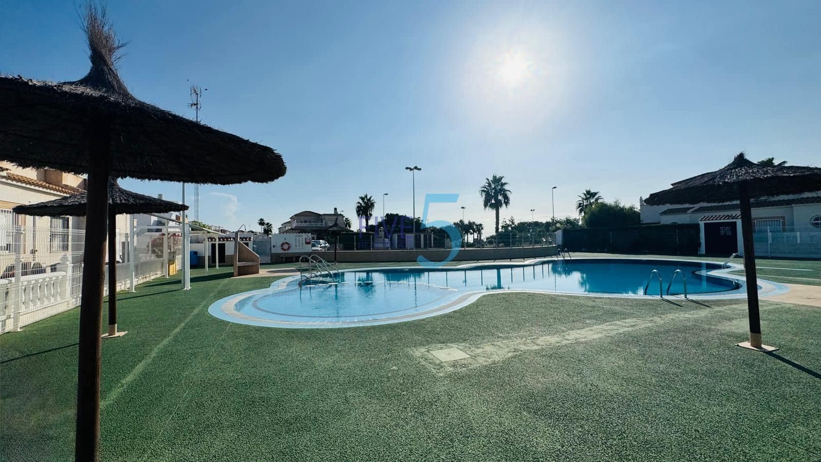 2 chambre Bungalow à vendre à Playa Flamenca avec piscine - 199 500 € (Ref: 10141564)