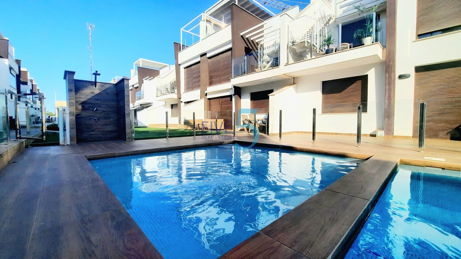 Apartamento de 2 habitaciones en San Pedro del Pinatar en venta con piscina garaje - 249.500 € (Ref: 10145093)