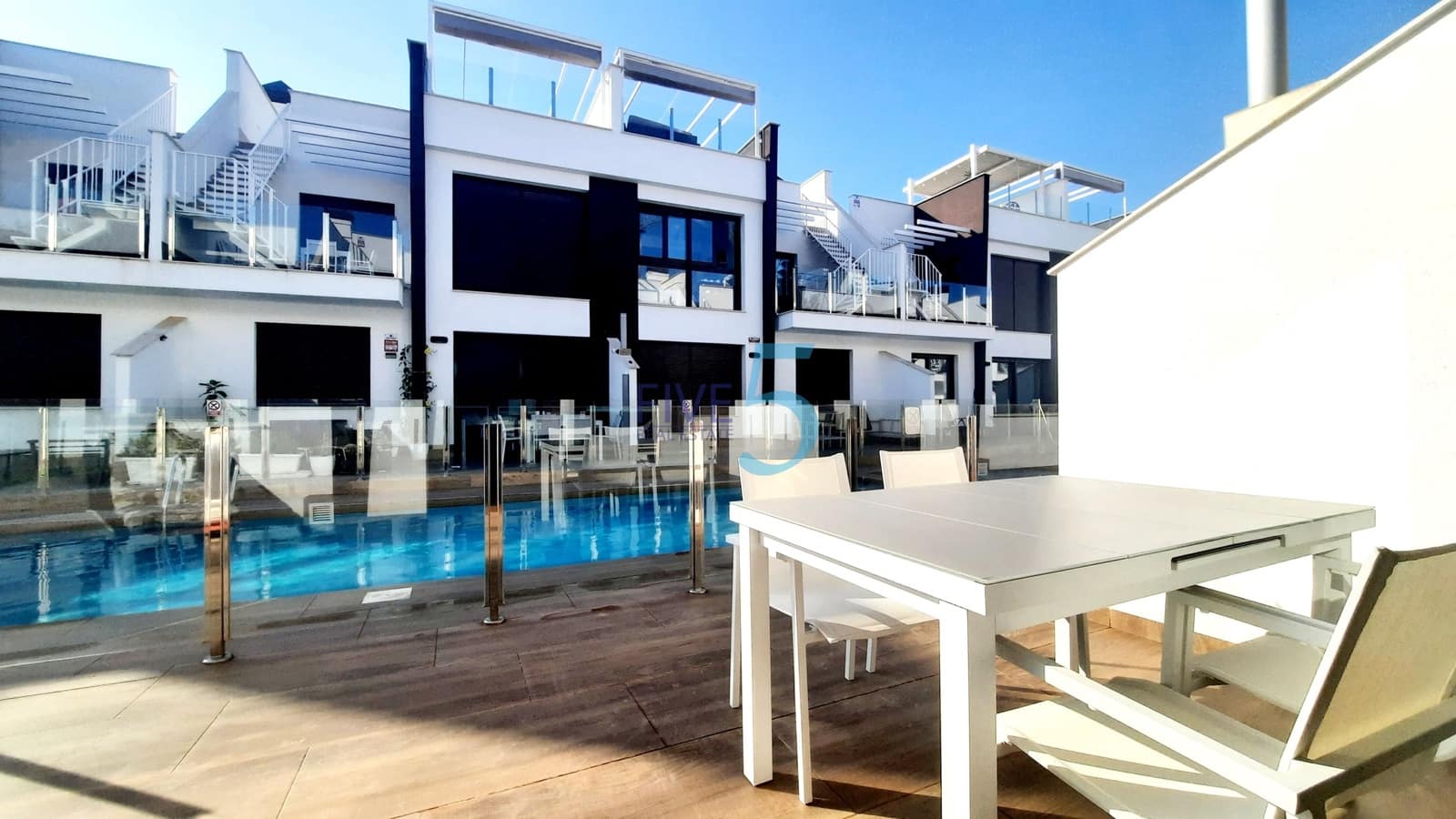 Apartamento de 2 habitaciones en San Pedro del Pinatar en venta con piscina garaje - 249.500 € (Ref: 10145093)