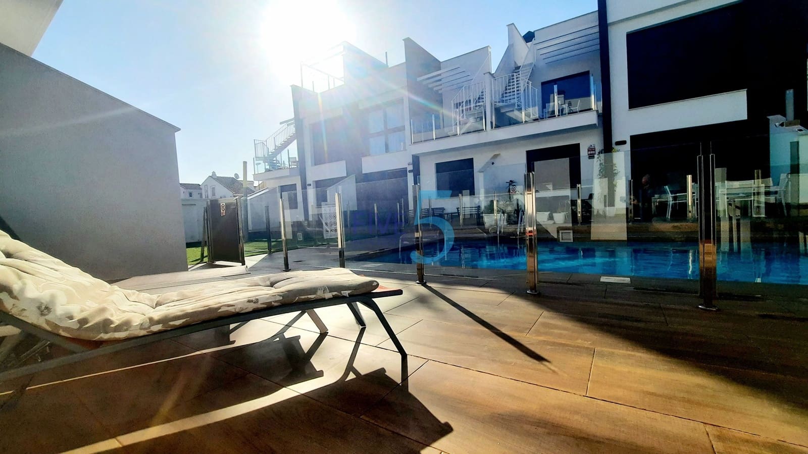 Apartamento de 2 habitaciones en San Pedro del Pinatar en venta con piscina garaje - 249.500 € (Ref: 10145093)