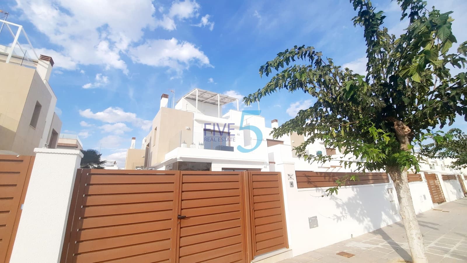 3 soveværelse Villa til salg i Torre de la Horadada med swimmingpool garage - € 605.000 (Ref: 10147408)