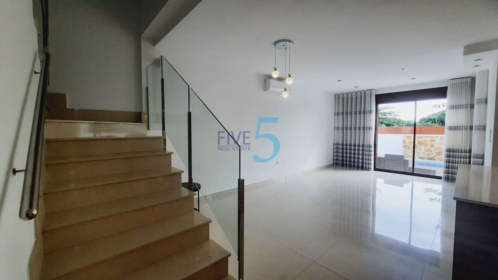 3 soveværelse Villa til salg i Torre de la Horadada med swimmingpool garage - € 605.000 (Ref: 10147408)
