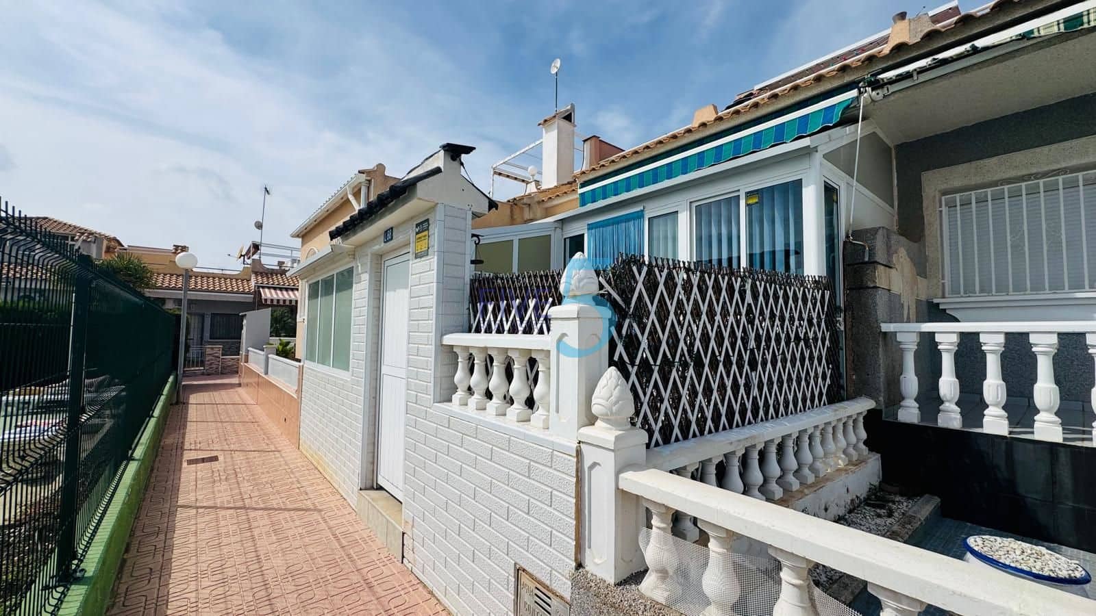 2 sypialnia Bungalow na sprzedaż w La Florida z basenem - 185 000 € (Ref: 10148091)
