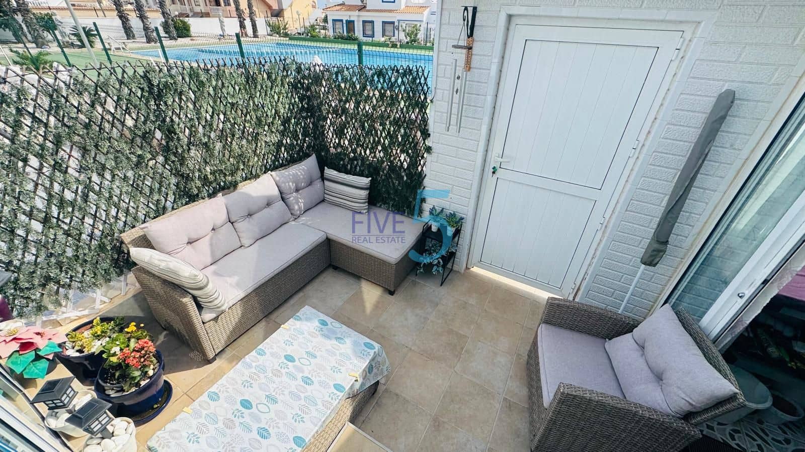 2 sypialnia Bungalow na sprzedaż w La Florida z basenem - 185 000 € (Ref: 10148091)