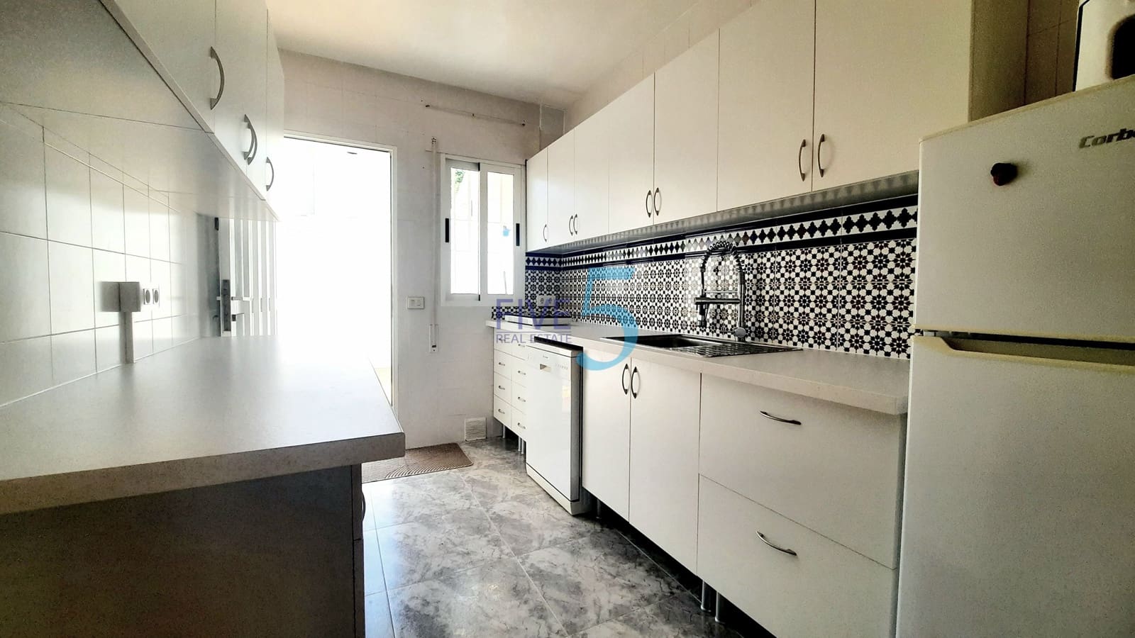 4 sovrum Semi-fristående Villa till salu i Los Alcazares med garage - 195 000 € (Ref: 10148895)