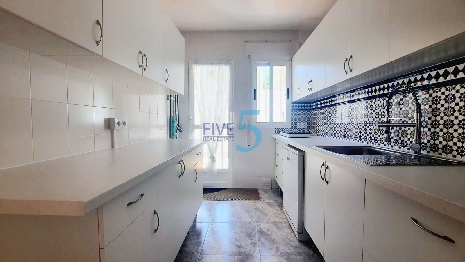 4 sovrum Semi-fristående Villa till salu i Los Alcazares med garage - 195 000 € (Ref: 10148895)