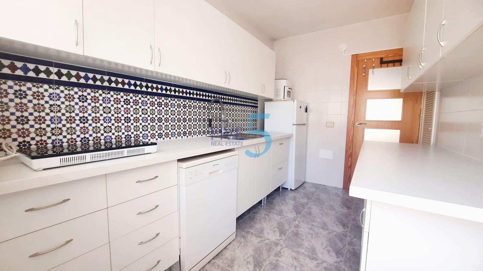 4 sovrum Semi-fristående Villa till salu i Los Alcazares med garage - 195 000 € (Ref: 10148895)