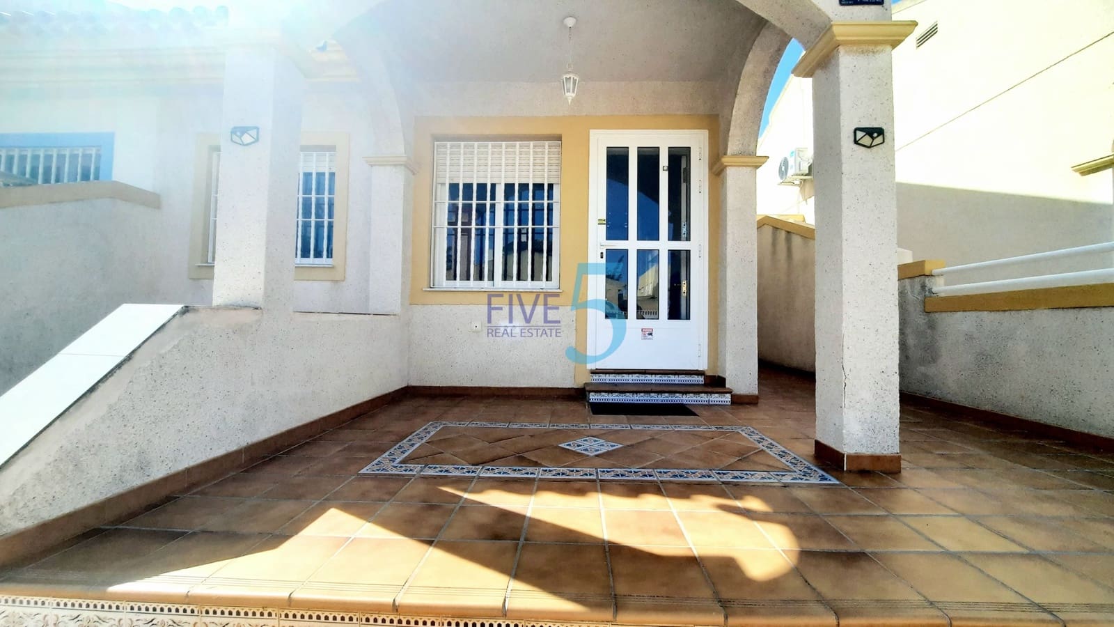 4 sovrum Semi-fristående Villa till salu i Los Alcazares med garage - 195 000 € (Ref: 10148895)