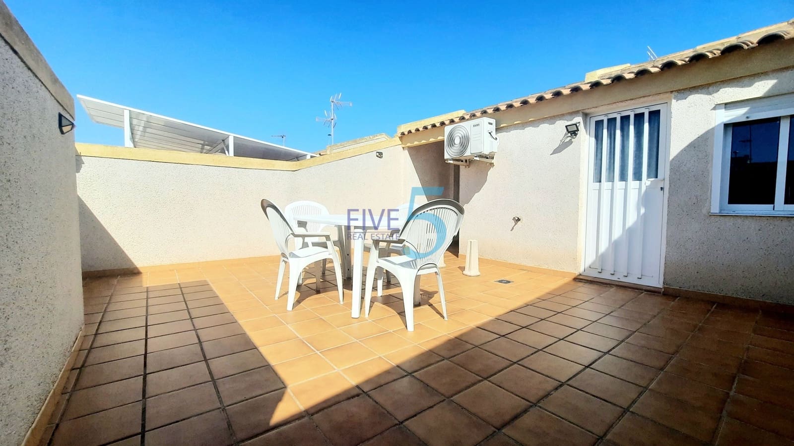 4 sovrum Semi-fristående Villa till salu i Los Alcazares med garage - 195 000 € (Ref: 10148895)