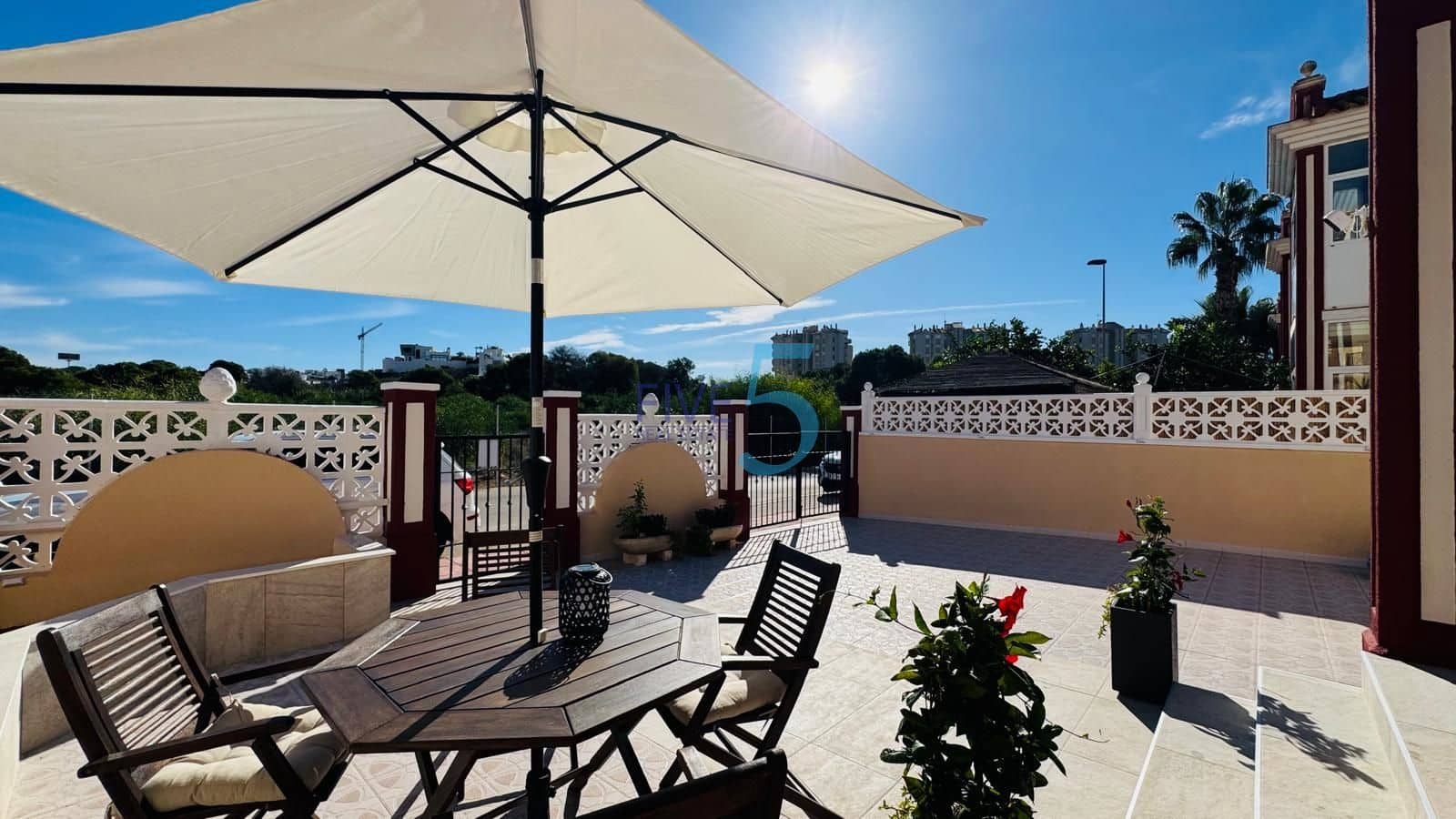 Chalet de 3 habitaciones en Dehesa de Campoamor en venta con piscina garaje - 360.000 € (Ref: 10149343)