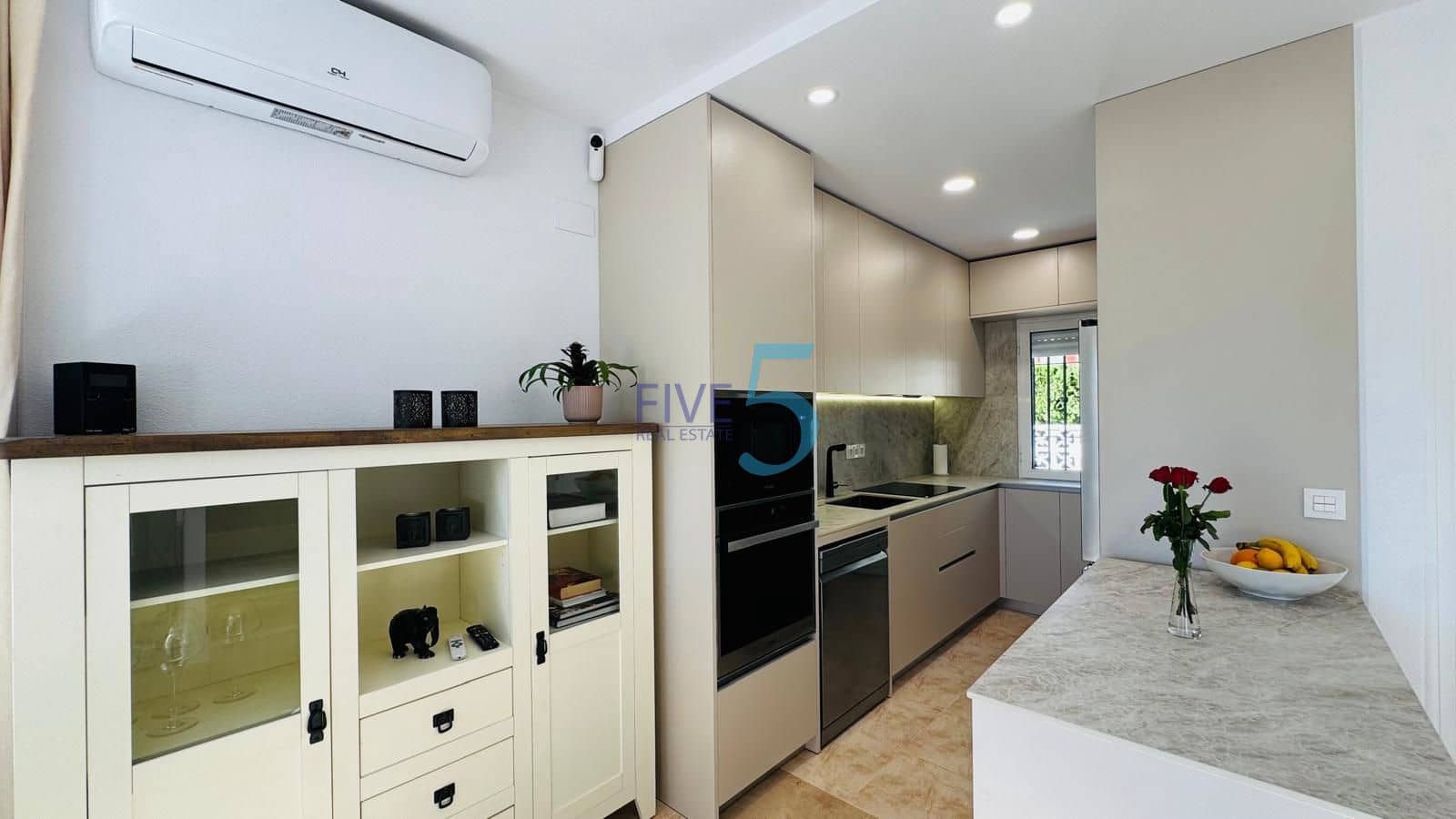 Chalet de 3 habitaciones en Dehesa de Campoamor en venta con piscina garaje - 360.000 € (Ref: 10149343)