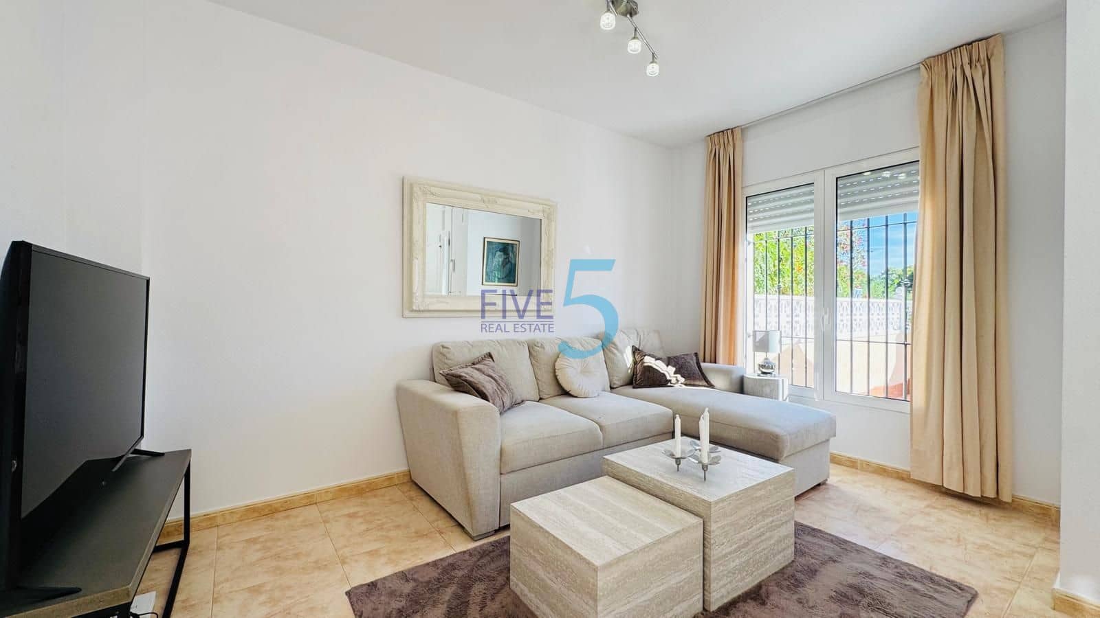 Chalet de 3 habitaciones en Dehesa de Campoamor en venta con piscina garaje - 360.000 € (Ref: 10149343)
