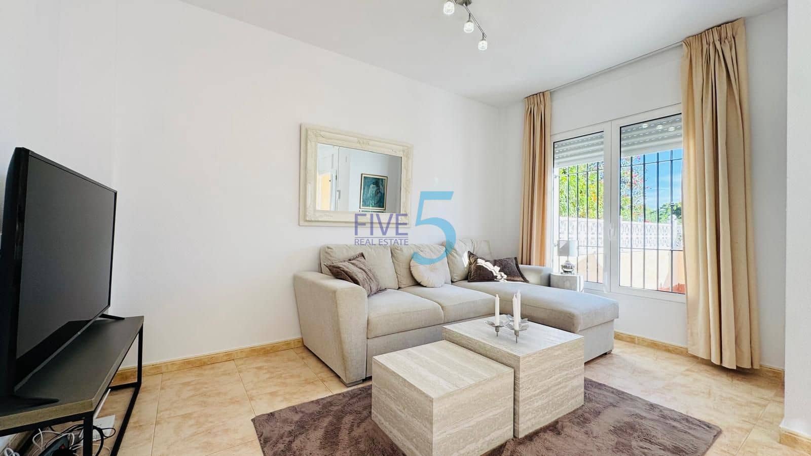 Chalet de 3 habitaciones en Dehesa de Campoamor en venta con piscina garaje - 360.000 € (Ref: 10149343)