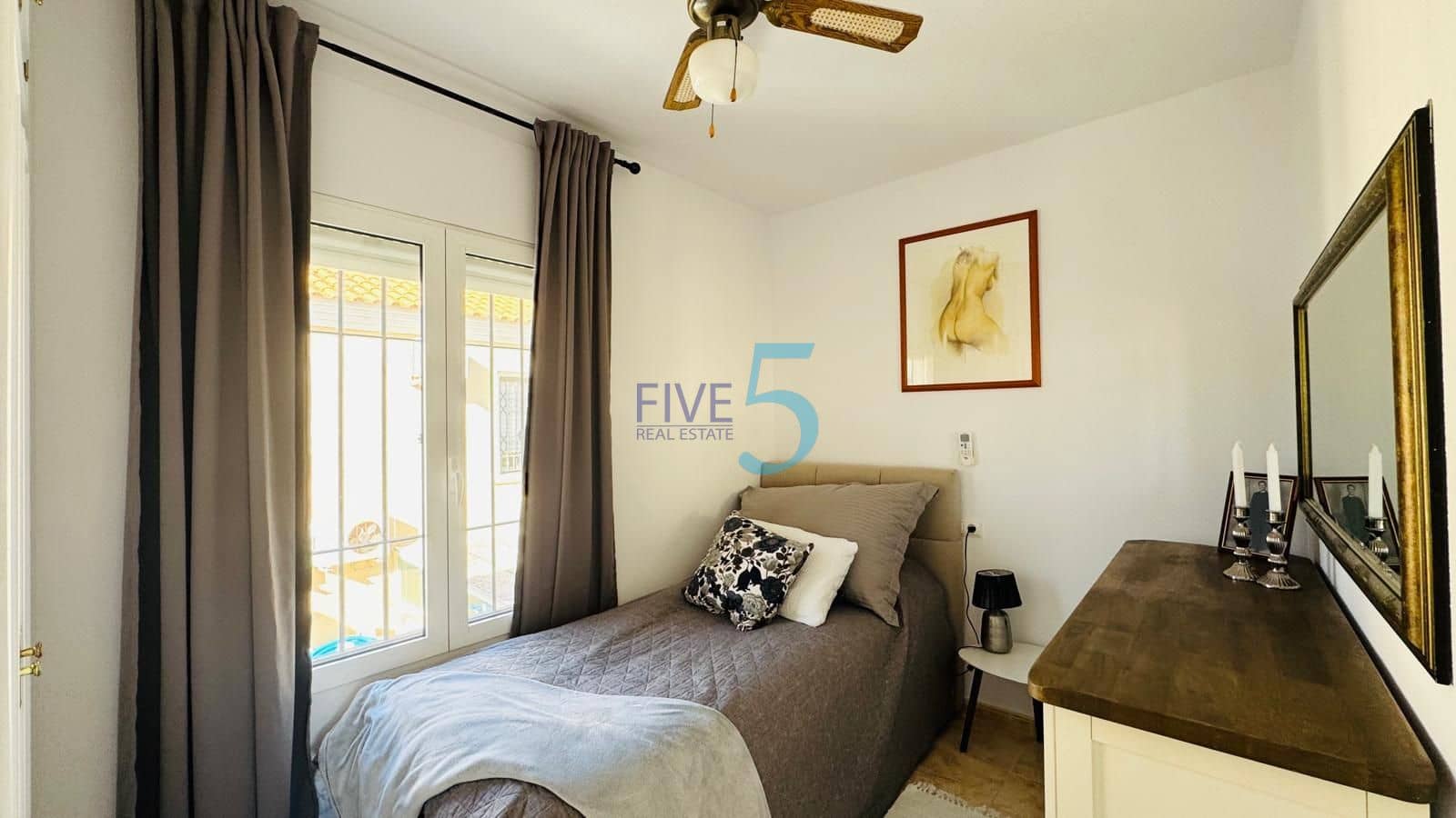 Chalet de 3 habitaciones en Dehesa de Campoamor en venta con piscina garaje - 360.000 € (Ref: 10149343)
