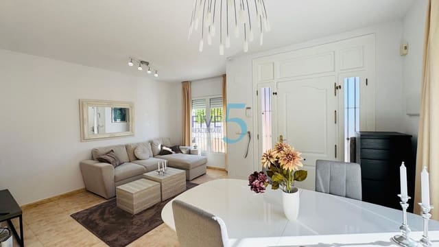 Chalet de 3 habitaciones en Dehesa de Campoamor, Orihuela en venta con piscina garaje - 360.000 € (Ref: 10149343)