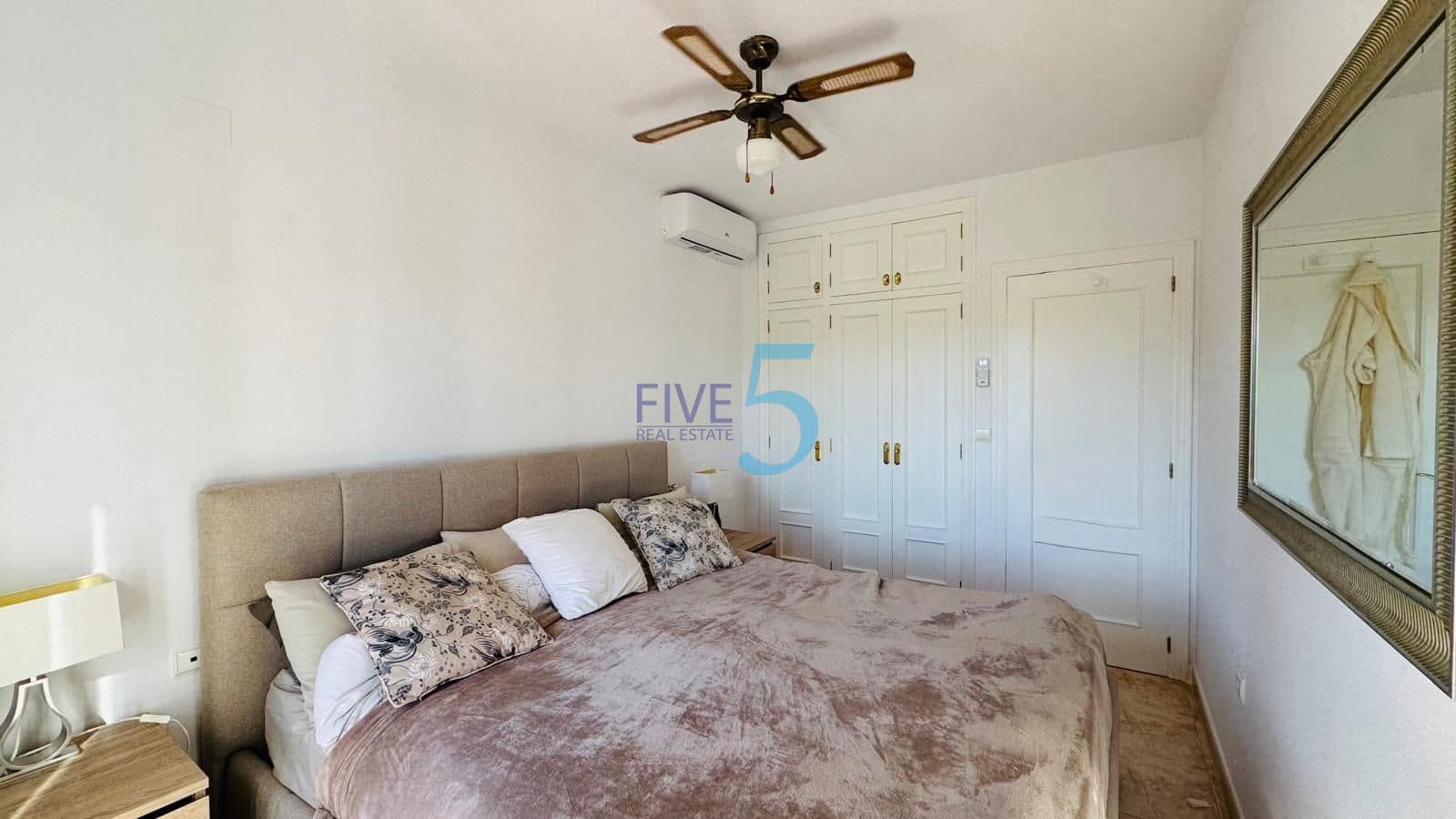 Chalet de 3 habitaciones en Dehesa de Campoamor en venta con piscina garaje - 360.000 € (Ref: 10149343)