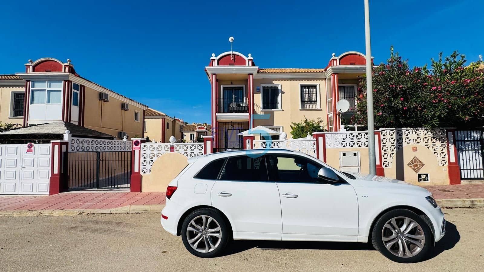 Chalet de 3 habitaciones en Dehesa de Campoamor en venta con piscina garaje - 360.000 € (Ref: 10149343)