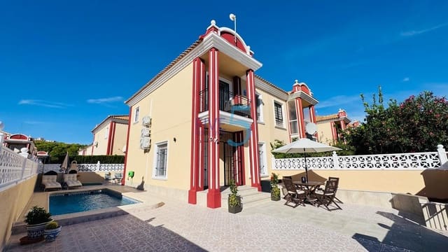 Chalet de 3 habitaciones en Dehesa de Campoamor, Orihuela en venta con piscina garaje - 360.000 € (Ref: 10149343)