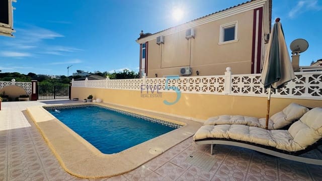 Chalet de 3 habitaciones en Dehesa de Campoamor, Orihuela en venta con piscina garaje - 360.000 € (Ref: 10149343)