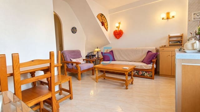 1 makuuhuone Huoneisto myytävänä paikassa Torrevieja mukana uima-altaan - 74 995 € (Ref: 10153187)
