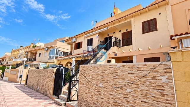 1 makuuhuone Huoneisto myytävänä paikassa Torrevieja mukana uima-altaan - 74 995 € (Ref: 10153187)
