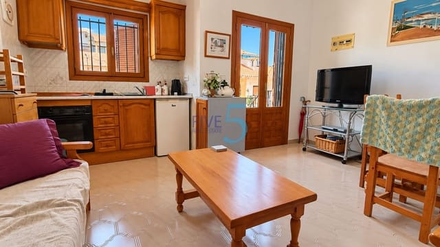 1 makuuhuone Huoneisto myytävänä paikassa Torrevieja mukana uima-altaan - 74 995 € (Ref: 10153187)